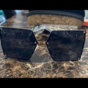 Dior sunglass